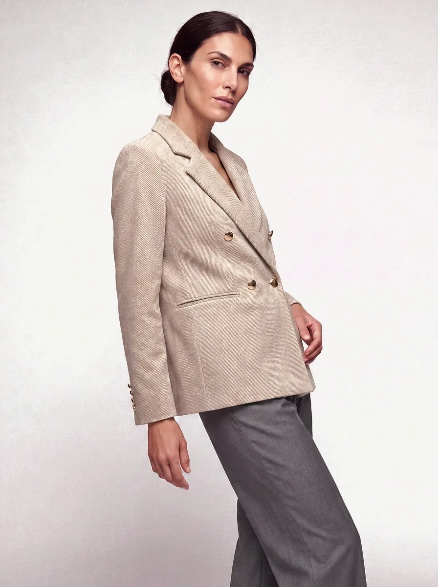 Livia, tailleur, tre quarti